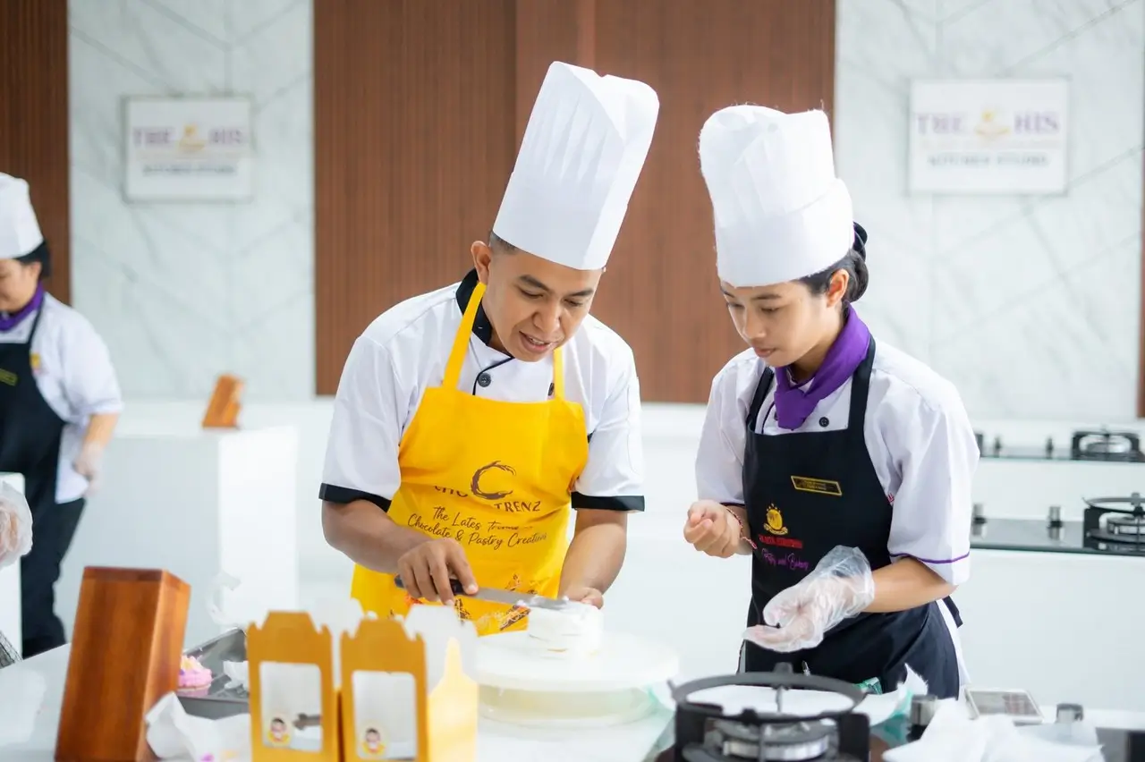 Belajar Bento Cake dan Cupcake Decoration Bersama Owner Chibo Bakery